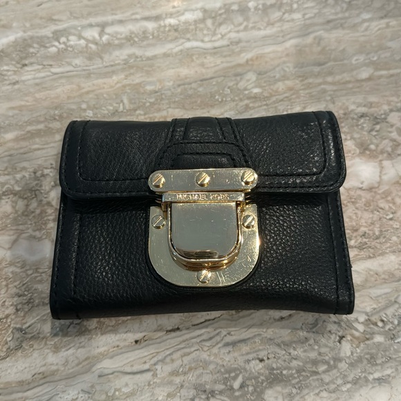 Michael Kors Wallet - Picture 1 of 5